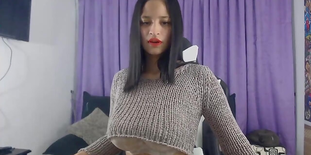 big natural tits,big tits,boobs,brunette,busty,natural tits,saggy tits,webcam