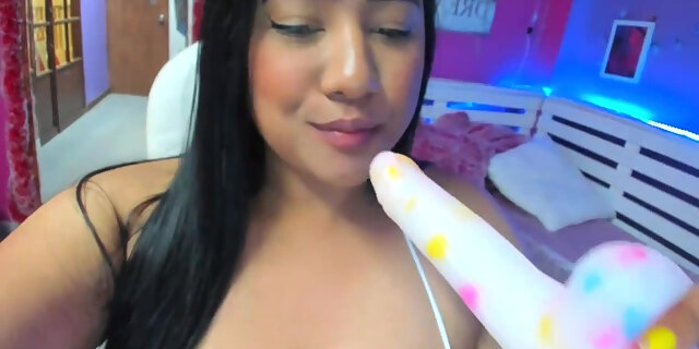 big natural tits,big tits,boobs,busty,fetish,latina,natural tits