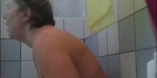 amateur,big tits,masturbation,milf,orgasm,shower,solo