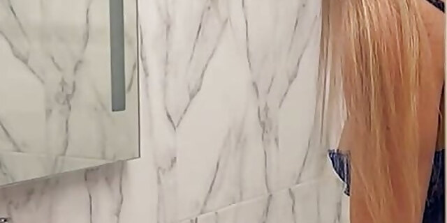 babes,big tits,brunette,hd,masturbation,mofos,molten,orgasm,sex,smoking,solo