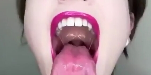 amateur,babes,brunette,fetish,milf,solo