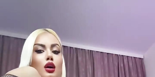 ass,big ass,blonde,fishnet,hd,high heels,molten,pussy,sex,sister,solo,tight,tight pussy,xmas
